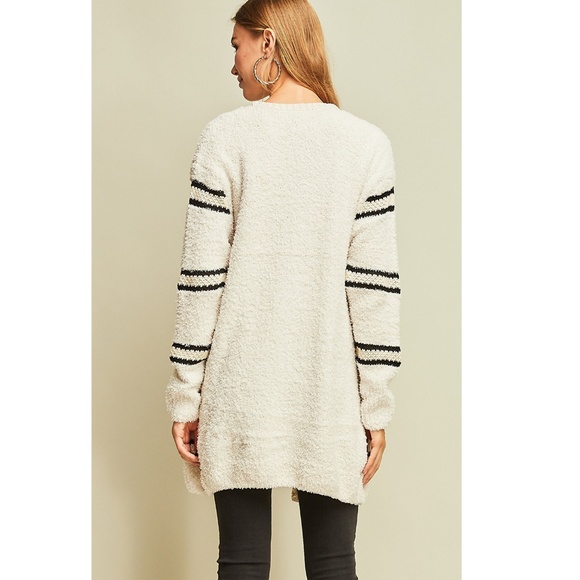 Still available in Med/Lg in new listing* - Picture 5 of 7